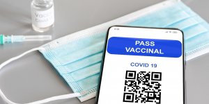 Le masque, plus obligatoire dans les lieux clos soumis au pass vaccinal