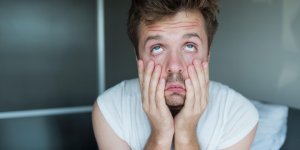 Verge qui rentre : est-ce normal ?