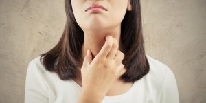 Gorge qui gratte pendant une allergie : les remedes