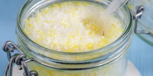 Du citron contre les cheveux gras