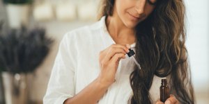 Cheveux : les 5 meilleures huiles pour les faire pousser