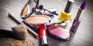 Comment maquiller des yeux en amande 