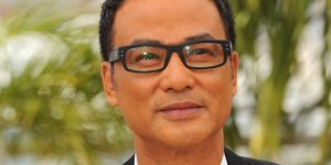 L’acteur Simon Yam (Tomb Raider) poignarde sur scene et transporte d’urgence a l’hopital