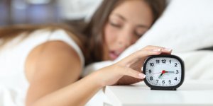 Alzheimer : combien d-heures faut-il dormir pour reduire les risques ?