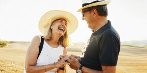 Pourquoi faut-il imperativement se couvrir la tete aux beaux jours? 