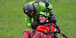 Maladie de Charcot : “J’ai vecu mon bapteme en parapente comme un bras d-honneur a la SLA”