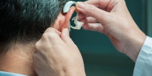 Mutuelle senior et aides auditives : quelles garanties ?