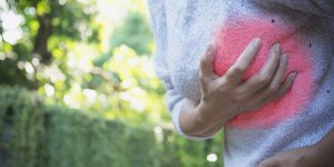 Douleur dans le sein chez la femme : le kyste mammaire