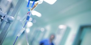 Vrai, Faux : l-euthanasie autorisee pour les malades ages atteints de COVID-19 ?
