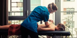 Lumbagos et sciatiques a repetition : que faire ?