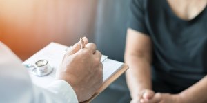 Alzheimer : le Conseil d-Etat confirme le deremboursement de 4 medicaments