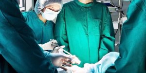 Polype a la vessie chez l-homme : quelle operation ?