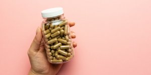 La premiere gelule remplie de microbiote fecal humain autorisee aux Etats-Unis