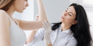 Boule sous la peau : est-ce que le lipome est dangereux ?