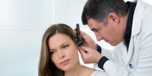 Oreille bouchee et sifflement : des acouphenes ?