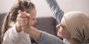 Cancer : comment l-annoncer a ses proches ?