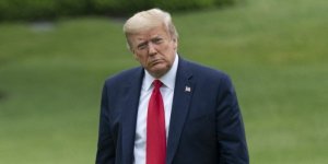 COVID-19 : une usine obligee de detruire sa production de tests apres une visite de Trump sans masque