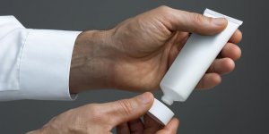 Pommades hemorroides : des cremes sans ordonnance ?