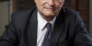 Dr Laurent Schwartz : Le cancer appartiendra bientot au passe