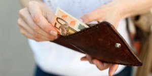 Pourquoi votre porte-monnaie est un vrai nid a bacteries