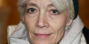 Francoise Hardy : "handicapee par la maladie", elle raconte