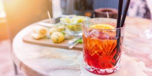 Faire le plein de fruits, manger une salade... 6 erreurs frequentes qui font grossir en ete 