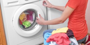 Demangeaison cutanee : reconnaitre une allergie a la lessive