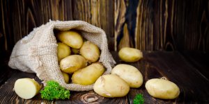 Cicatrices d-acne au visage : la pomme de terre comme remede naturel