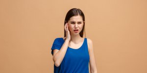 Mal a l-oreille : est-ce une mastoidite ?