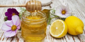 Grossesse et toux : miel et citron comme remedes naturels