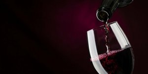 Pourquoi meme une faible dose de vin rouge peut-elle entrainer un mal de crane ?