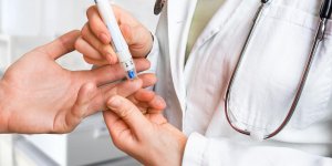 Le traitement du glaucome en tant que complication d-une retinopathie diabetique