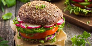 Regime vegan : les 5 risques auxquels vous vous exposez