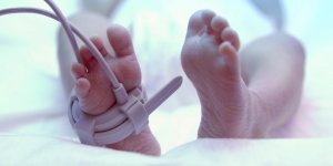 Bebe grand premature ou tres grand premature : la difference