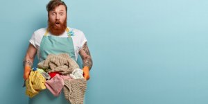 Couple : les hommes qui font le menage font aussi… moins l’amour !
