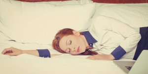 Syndrome de fatigue chronique, une maladie handicapante et des patients livres a eux-memes