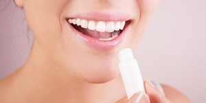 Bouton sur le visage : reconnaitre un bouton de fievre