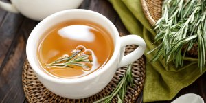 Tisane de romarin : un remede contre les troubles de la thyroide