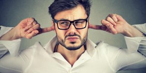 Otite et trompes d-Eustache bouchees : un lien ?