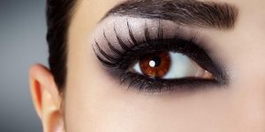 Comment maquiller des yeux marron