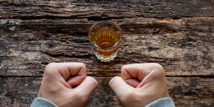 Dependance : les symptomes du sevrage de l-alcool