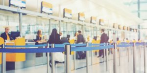 Covid-19: des tests obligatoires dans les ports et les aeroports francais pour 16 pays