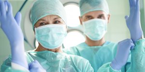 Arthrose de la hanche : comment se pose une prothese ? 