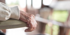  Dependance : 3 signes de fragilite qui doivent alerter, selon un medecin
