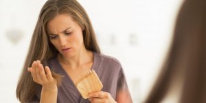 Traitee pour une infection pulmonaire, une chauve voit ses cheveux pousser