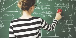 Cette adolescente, nee avec la moitie d’un cerveau, a un QI superieur a la moyenne !