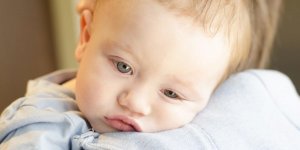 Bebe vomit mais n-a pas de fievre : est-ce une gastro ?