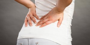 Mal de dos : un signe de syndrome du colon irritable
