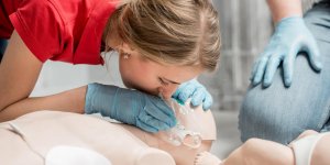 Crise cardiaque, infarctus : pratiquer une reanimation cardio-pulmonaire augmente les chances de survie
