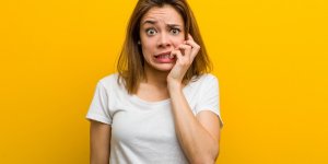Anxiete au feminin : decouvrez les periodes les plus stressantes de la vie